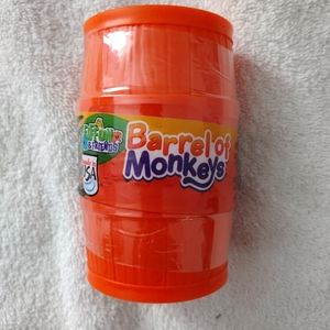 Barrel monkey game
